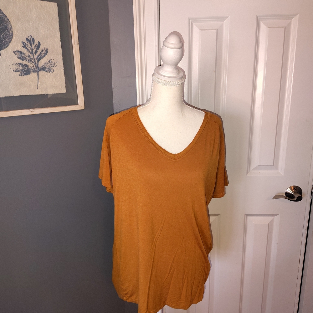 Double Zero Burnt Orange V-Neck Tee Xs